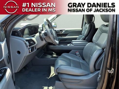 Used 2019 Lincoln Navigator L Select RWD image 22