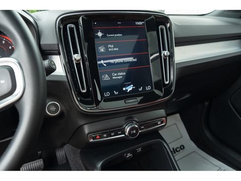 Used 2019 Volvo XC40 T5 Momentum AWD/4WD image 24