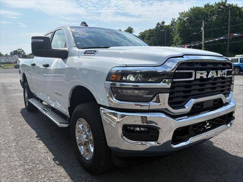 Certified 2025 RAM 2500 Big Horn AWD/4WD image 5