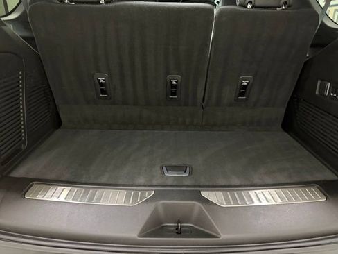 Used 2025 GMC Yukon Denali AWD/4WD image 28