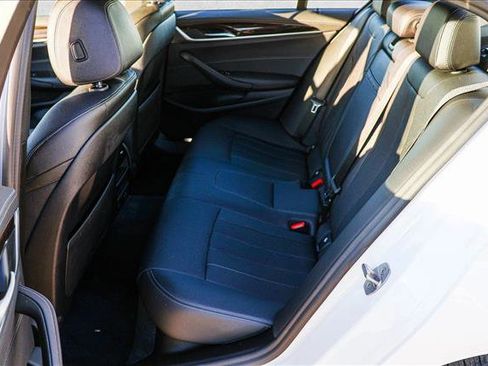 Used 2022 BMW 530i xDrive 530i xDrive w/ Convenience Package image 23