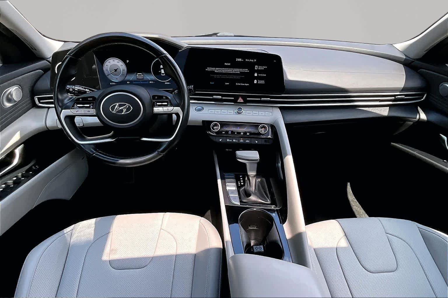 Used 2023 Hyundai Elantra Limited FWD image 16