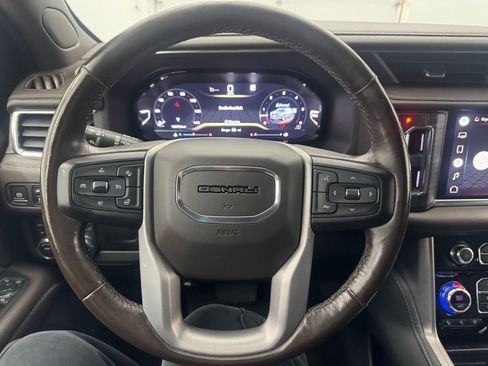 Used 2022 GMC Yukon XL Denali image 13