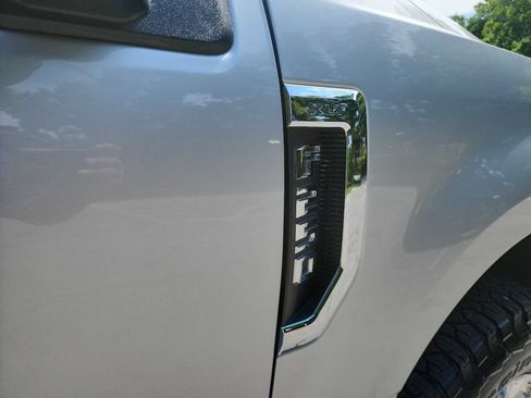 Used 2018 Ford F250 XLT w/ XLT Premium Package AWD/4WD image 15