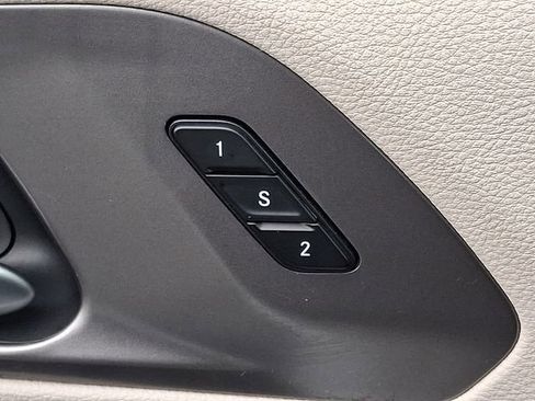 Used 2024 Chrysler Pacifica Touring-L FWD image 28