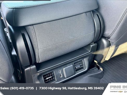 Used 2024 Chevrolet Silverado 1500 LT AWD/4WD image 25