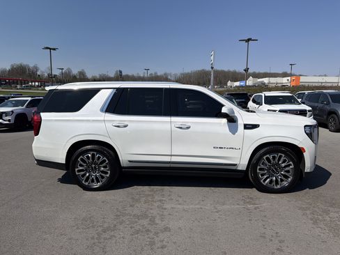 Used 2024 GMC Yukon Denali Ultimate AWD/4WD image 5