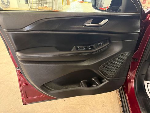 Certified 2025 Jeep Grand Cherokee L Altitude image 17