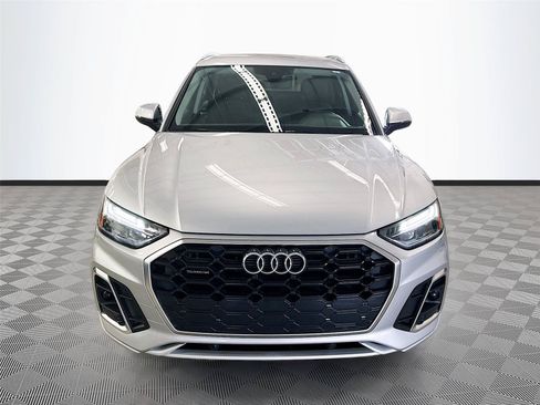 Used 2023 Audi Q5 2.0T Premium w/ Convenience Package AWD/4WD image 2