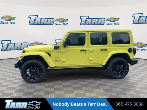 Used 2024 Jeep Wrangler Unlimited Sahara AWD/4WD image 5