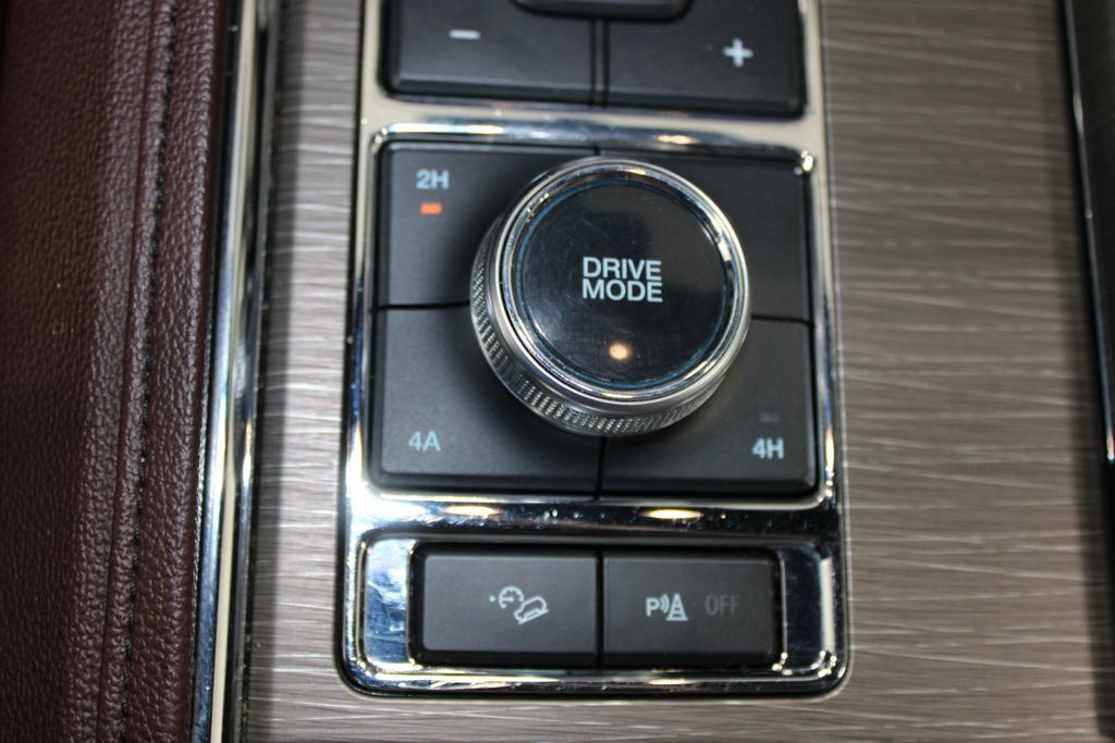 Used 2024 Ford Expedition Limited AWD/4WD image 58