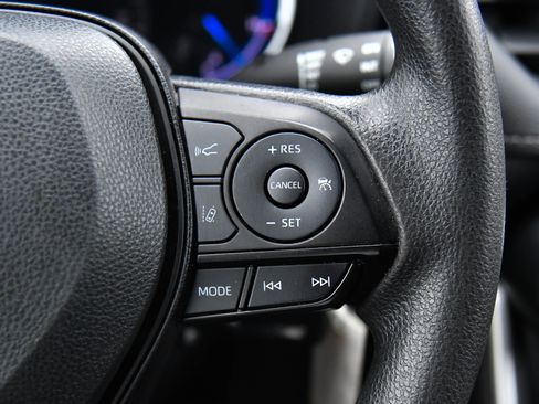 Used 2023 Toyota RAV4 LE image 29