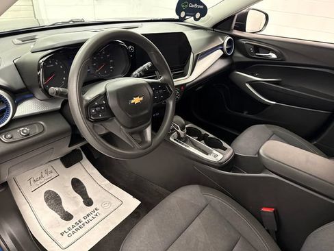 Certified 2024 Chevrolet Trax LS FWD image 10