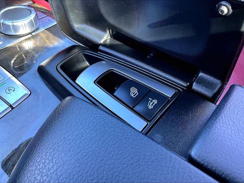 Used 2016 Mercedes-Benz SL 550 SL 550 image 30