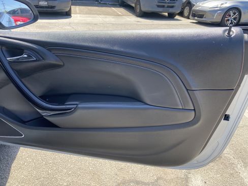Used 2019 Buick Cascada Premium FWD image 17