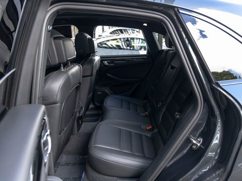 Certified 2022 Porsche Macan S AWD/4WD image 48