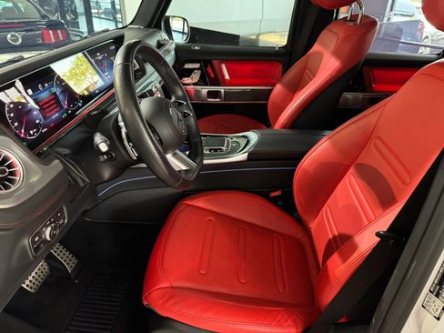 Used 2025 Mercedes-Benz G 550 image 11