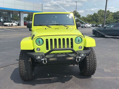 Used 2016 Jeep Wrangler Unlimited Sahara w/ Connectivity Group AWD/4WD image 8