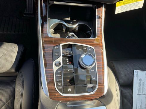 New 2026 BMW X7 xDrive40i w/ Premium Package AWD/4WD image 21