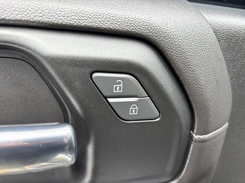 Used 2020 Chevrolet Silverado 2500 LT w/ Convenience Package image 22