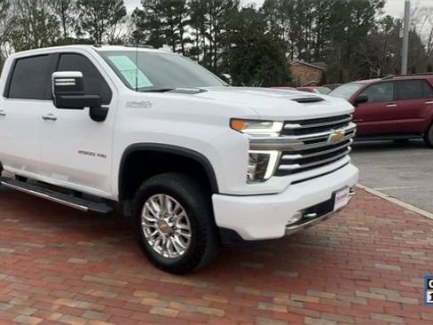 Used 2023 Chevrolet Silverado 2500 High Country w/ Z71 Off-Road Package image 3