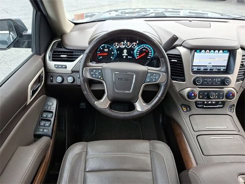 Used 2019 GMC Yukon XL Denali w/ Denali Ultimate Package image 12