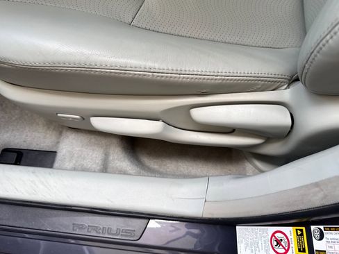 Used 2011 Toyota Prius Four FWD image 15