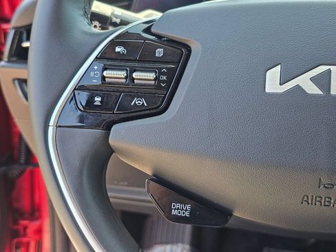 Certified 2024 Kia Niro Wind FWD image 35