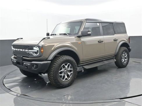 Used 2025 Ford Bronco Badlands image 22