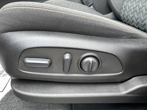 Used 2022 Chevrolet Equinox LT AWD/4WD image 17