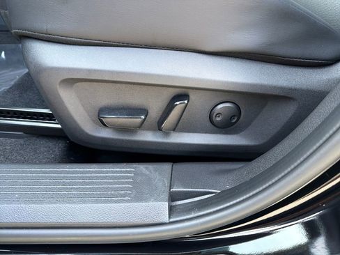 Used 2024 Nissan Rogue SV w/ SV Premium Package image 16