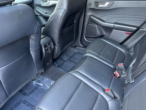 Used 2021 Ford Escape SEL w/ Technology Package FWD image 12