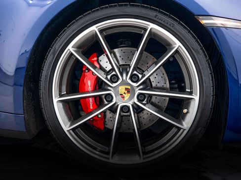 Certified 2022 Porsche 911 Carrera 4S image 11