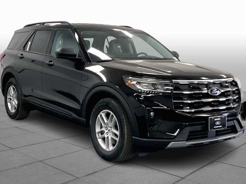 New 2026 Ford Explorer Active w/ Active Comfort Package image 2