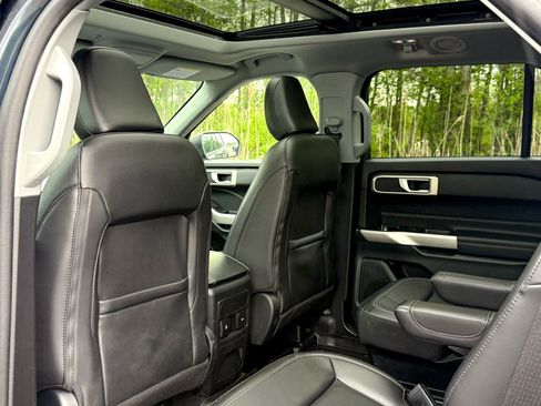 Certified 2023 Ford Explorer XLT w/ Equipment Group 202A AWD/4WD image 21