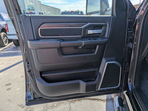 Used 2025 RAM 2500 Laramie AWD/4WD image 12
