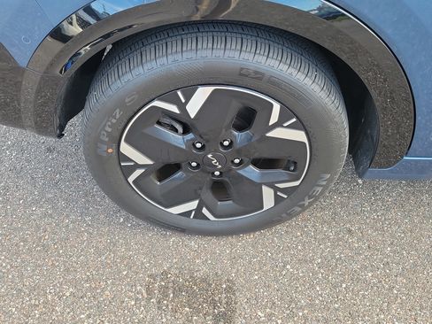 Certified 2023 Kia Niro Wave FWD image 39