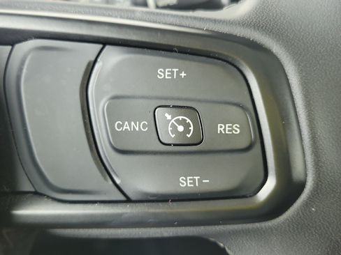 Used 2023 Jeep Wrangler Unlimited Sport AWD/4WD image 21