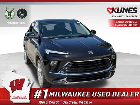 Used 2025 Buick Encore GX Preferred AWD/4WD image 1