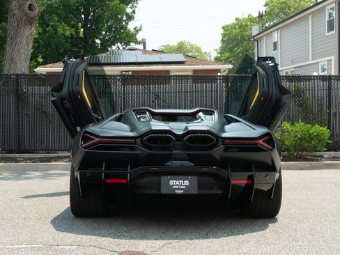 Used 2024 Lamborghini Revuelto AWD/4WD image 46
