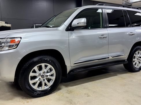 Used 2016 Toyota Land Cruiser AWD/4WD image 12