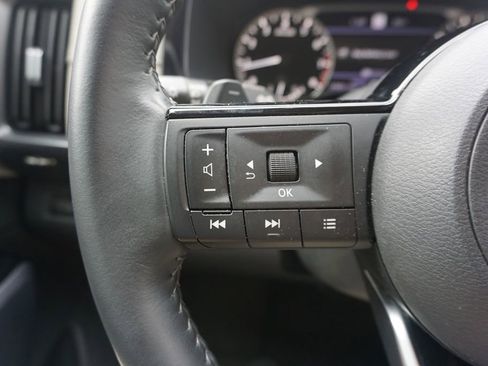 Used 2023 Nissan Pathfinder SL w/ SL Premium Package FWD image 8