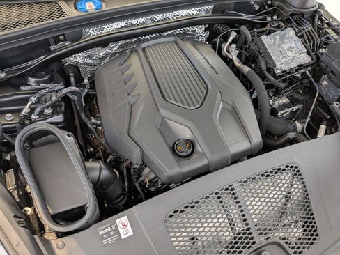 Used 2025 Porsche Macan image 27