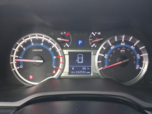 Used 2017 Toyota 4Runner SR5 AWD/4WD image 20