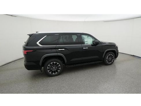 Used 2024 Toyota Sequoia Limited w/ Tow Technology Package AWD/4WD image 10