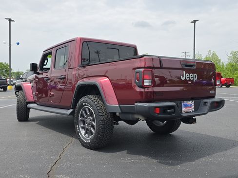Used 2021 Jeep Gladiator Overland w/ Trailer Tow Package AWD/4WD image 16
