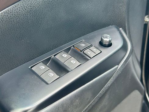 Used 2019 Toyota Highlander XLE FWD image 27