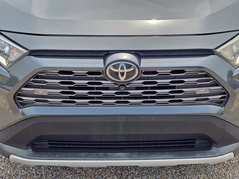 Used 2019 Toyota RAV4 Limited w/ Advanced Technology Package FWD image 5