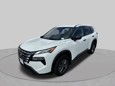 Used 2025 Nissan Rogue S AWD/4WD image 24
