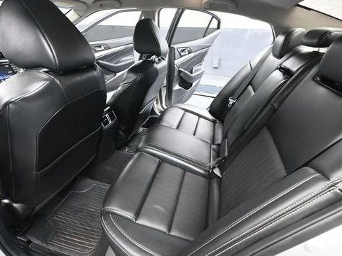 Used 2017 Nissan Maxima 3.5 SV w/ Dynamic Package FWD image 32
